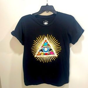 Primavera hand embroidered t shirt